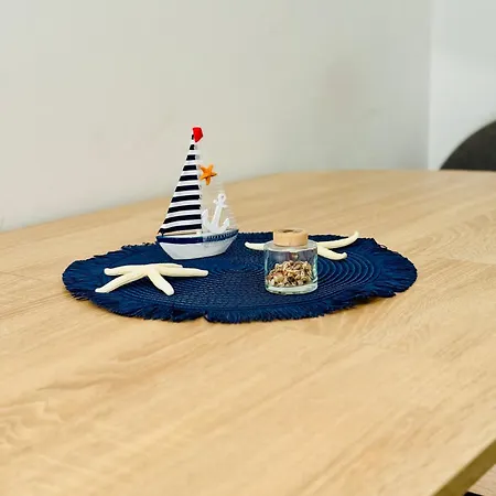 Moon Bay - Free Large Parking *