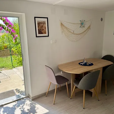 Moon Bay - Free Large Parking