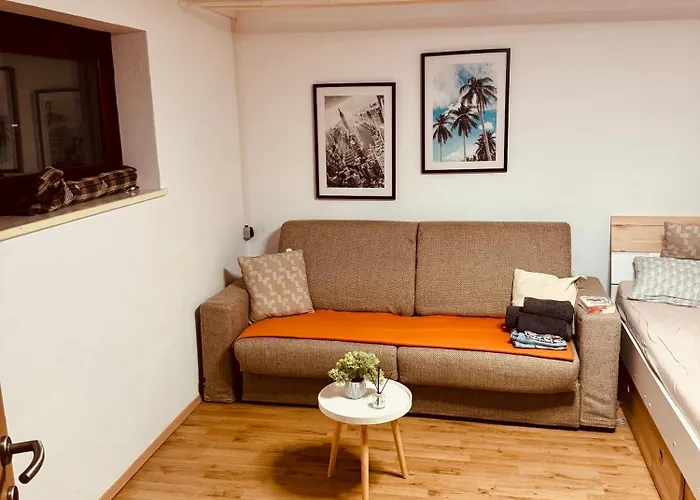 Moon Bay - Free Large Parking *